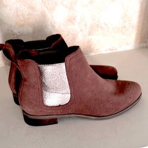 Toms Chelsea Ella Ankle Boot Suede Leather Sparkle Metallic Rust Size 7 Muscat